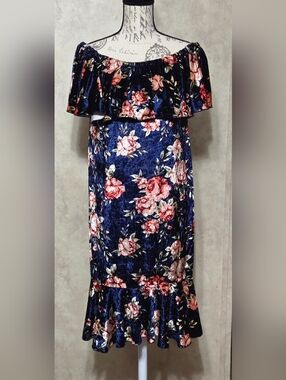 LuLaRoe Cici XlL New W/O TagsNavy Blue Floral One-Shoulder Velvet Dress